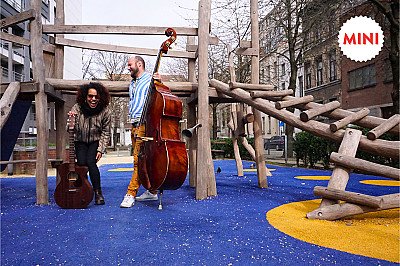 Foto van Muziek in klas: AMOR mini